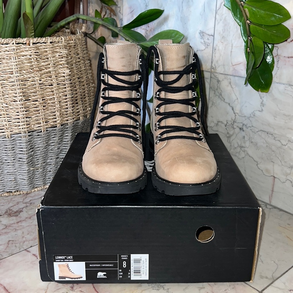 Sorel Lennox Lace women’s 8 worn once